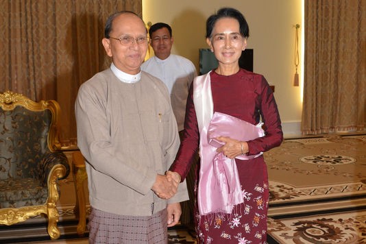 Myanmar : Aung San Suu Kyi rencontre le président - ảnh 1